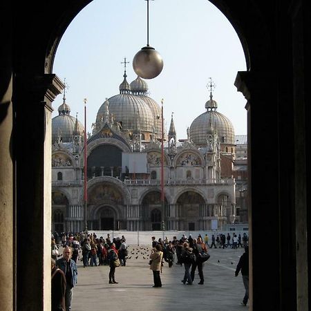 Bocca Di Piazza Lägenhet Venedig Exteriör bild