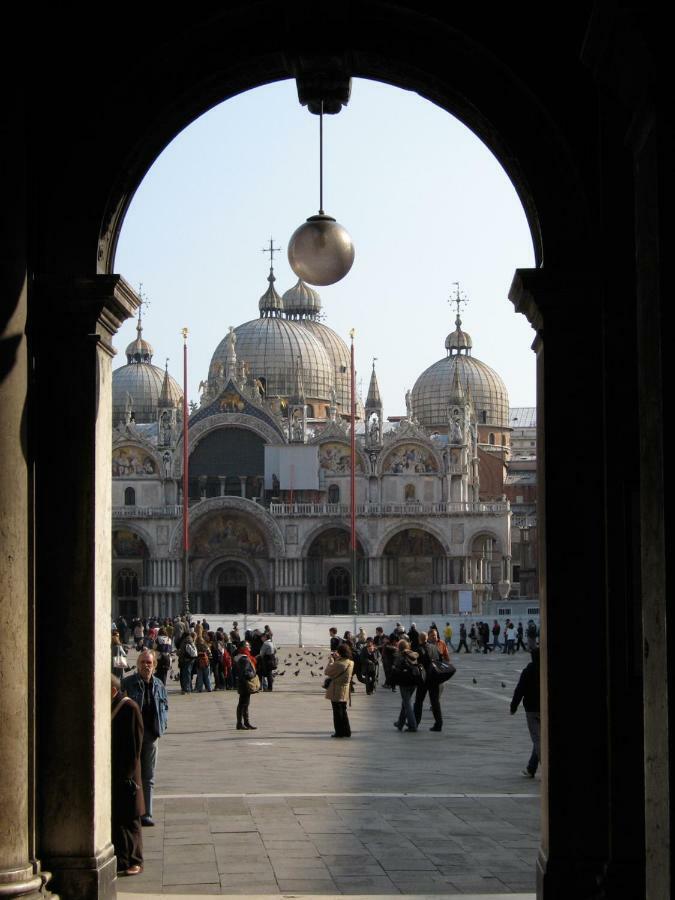 Bocca Di Piazza Lägenhet Venedig Exteriör bild